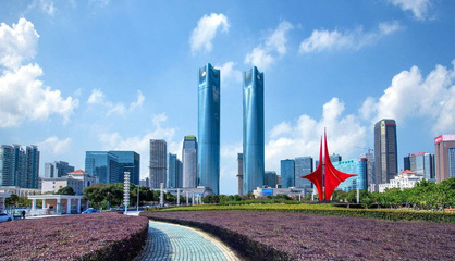 國(guó)慶花展扮靚南昌街頭