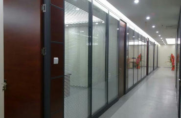 南昌賢米高隔斷雙玻百葉隔斷單 南昌辦公室 寫字樓裝修