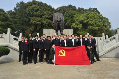 南昌開展&ldquo;清明祭掃，緬懷先烈&rdquo;主題活動